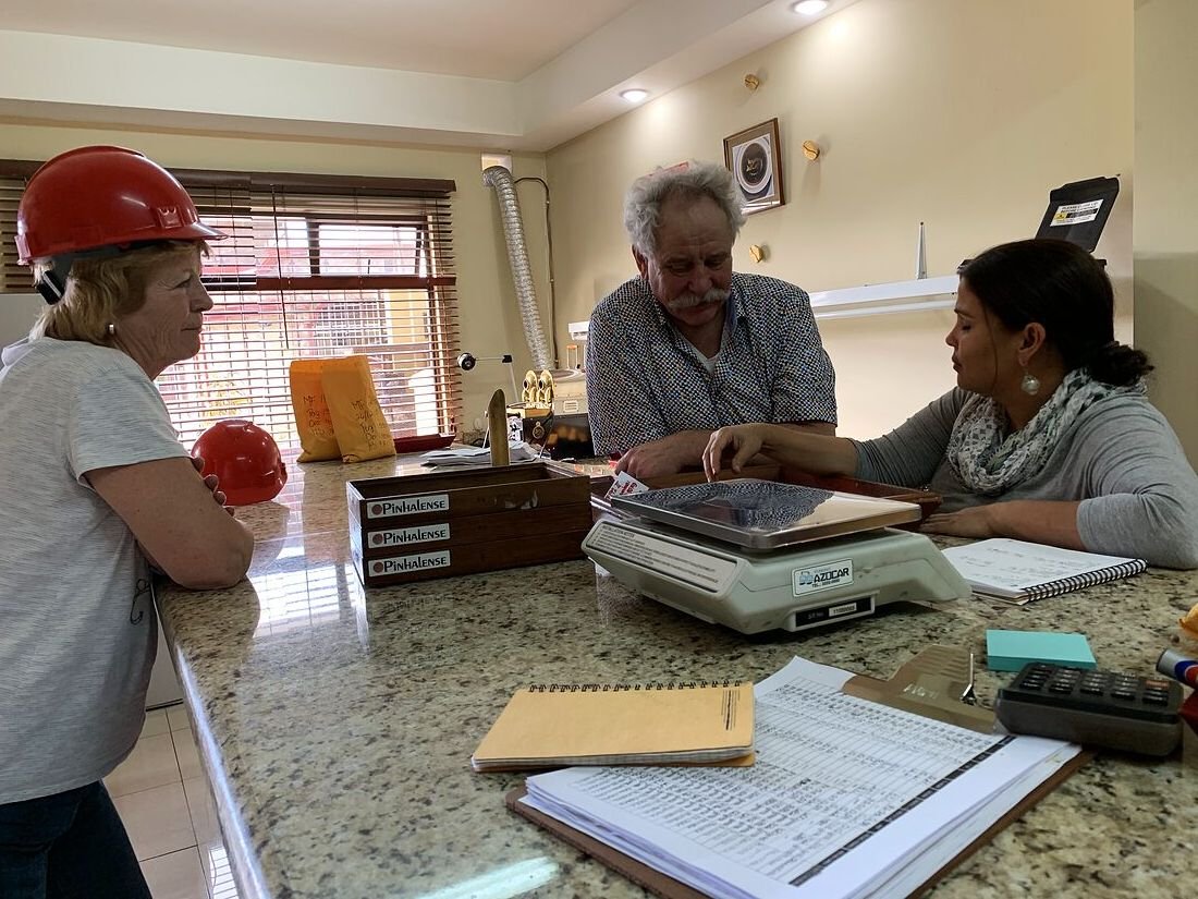 Jimmy Alvarado con Minor Alfaro y Peter en café de Costa Rica